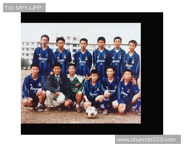 足球李闯的传奇之路：从草根球员到职业联赛的奋斗故事