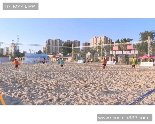 在阳光沙滩上挥洒汗水打沙滩足球感受激情与快乐的完美结合 在阳光沙滩上挥洒汗水打沙滩足球感受激情与快乐的完美结合